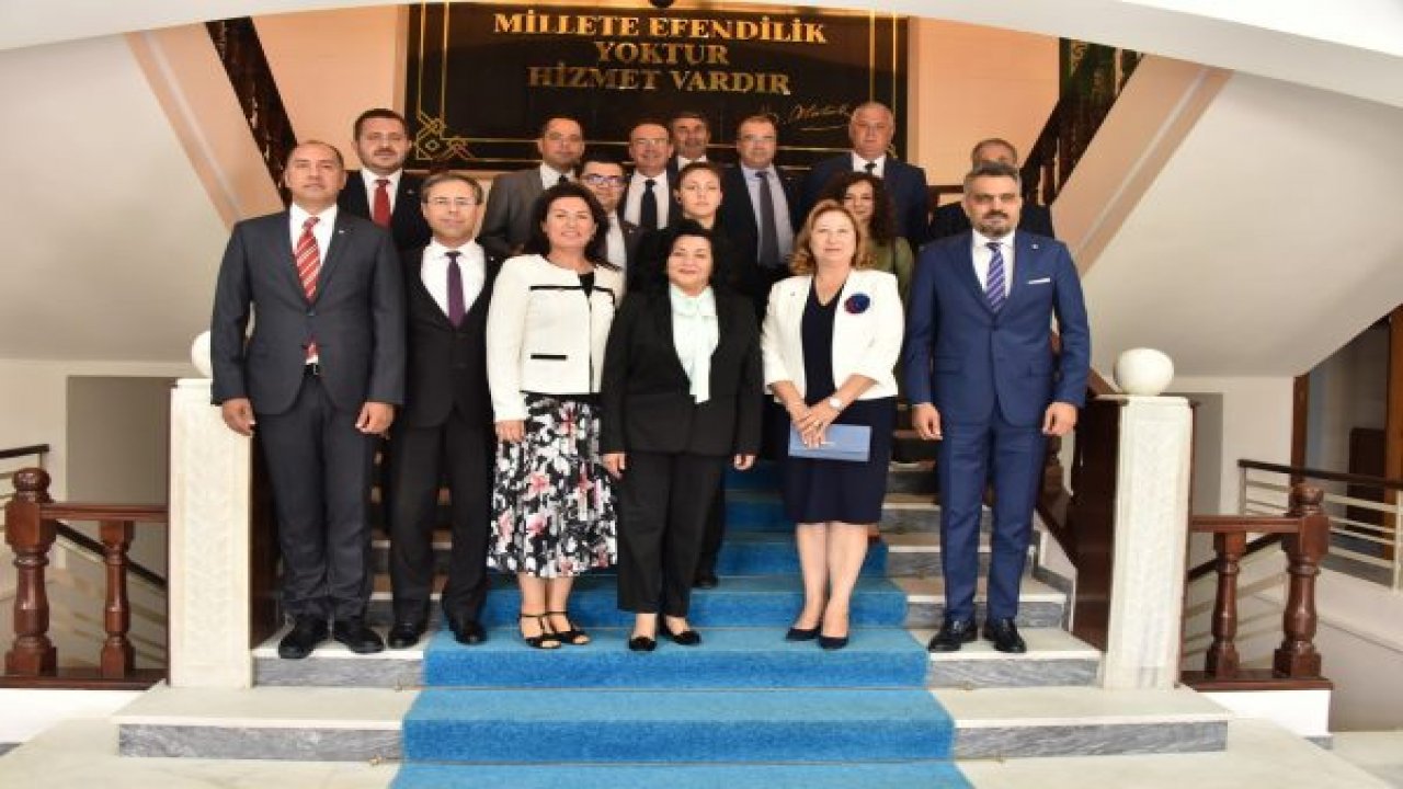 MUTSO yeni yönetimi Vali Civelek’i ziyaret etti