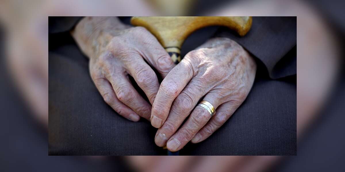 Marmaris Sosyal Yardımlaşma Vakfı’na Operasyon: Yaşlıların Yardım Maaşları Buhar Oldu