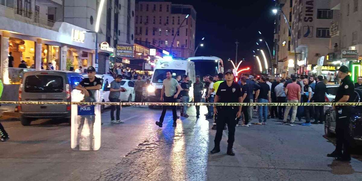 Silahlı Kavgaya Müdahale Eden Polis Memuru Yaralandı