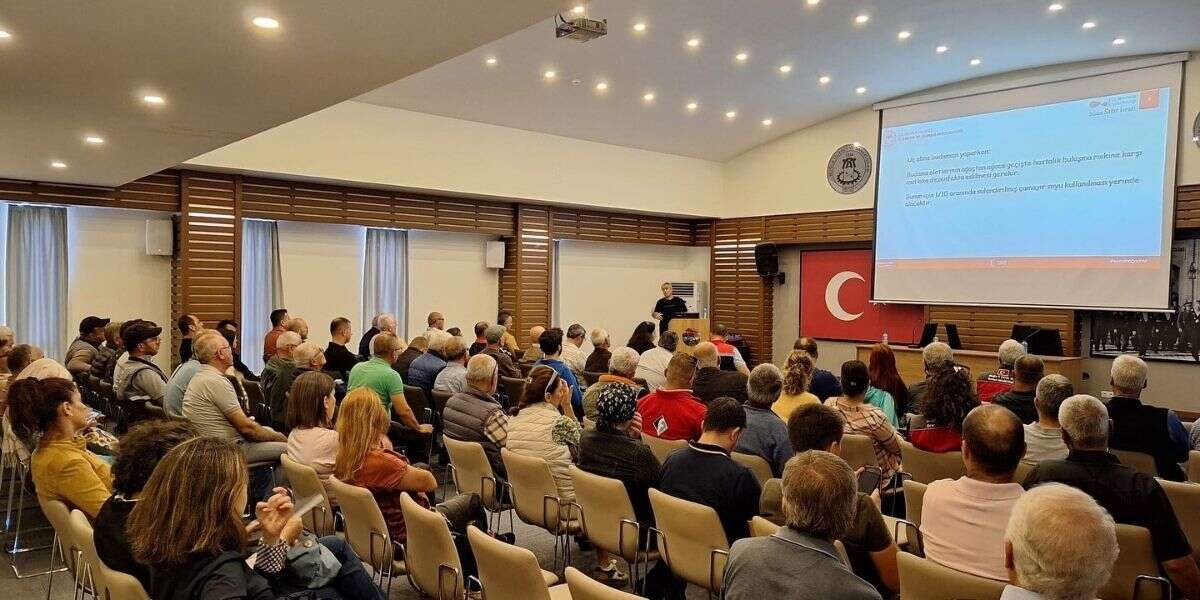 Muğla'da Budama Eğitimleri Hız Kesmiyor