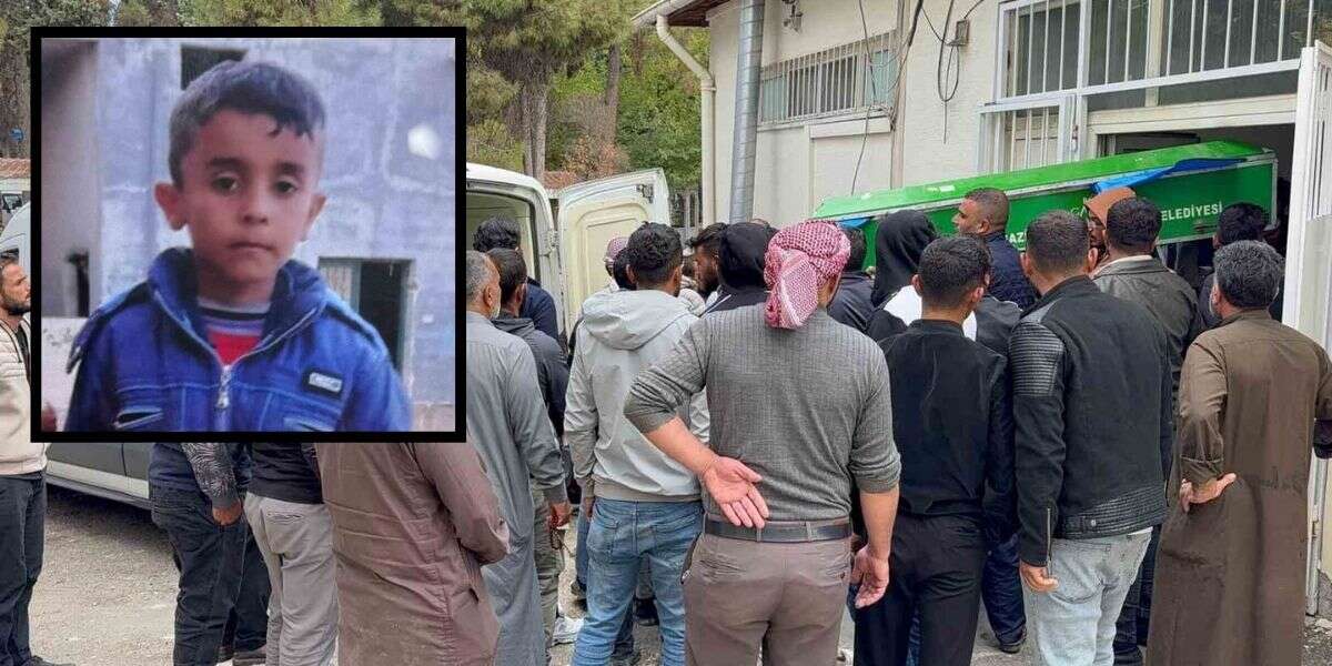 Parka Giderken Otomobilin Çarptığı Çocuk Hayatını Kaybetti