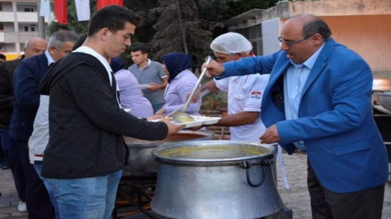 İftar yemeğine yoğun katılım