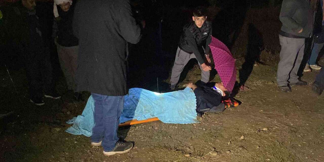 Kontrolden Çıkan Tur Midibüsü Devrildi: Çok Sayıda Yaralı Var