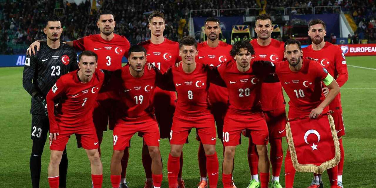 Millî Gurur: Hakan Çalhanoğlu 100. Kez Ay-Yıldızlı Formayı Giydi