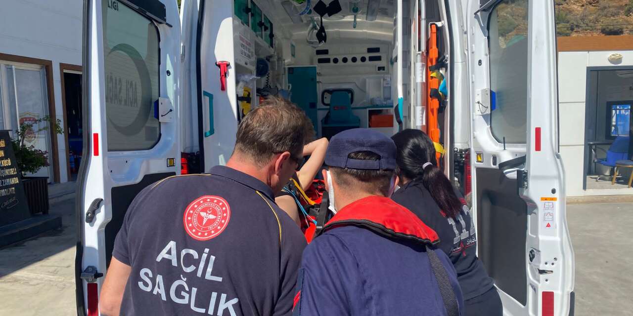 Fethiye’de Yatta Yaralanan Kişi Sahil Güvenlik Ekiplerince Kurtarıldı