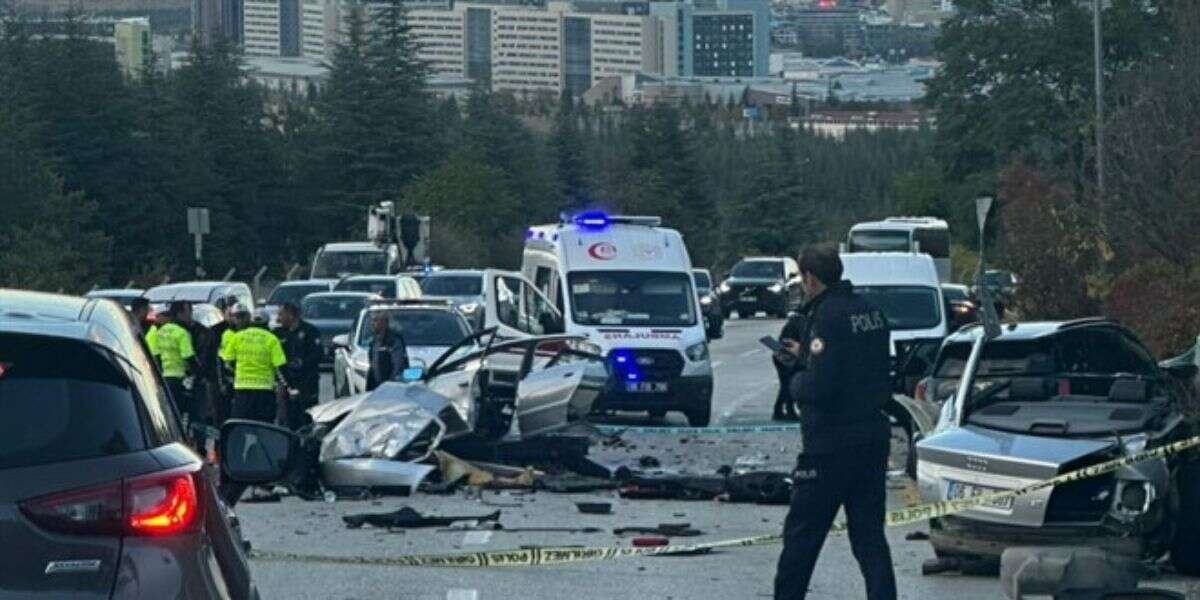 Yürek Yakan Kaza: Araç İkiye Ayrıldı, Can Kaybı Var!