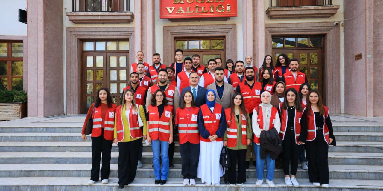 Muğla Genç Kızılay'dan Vali Akbıyık'a Ziyaret
