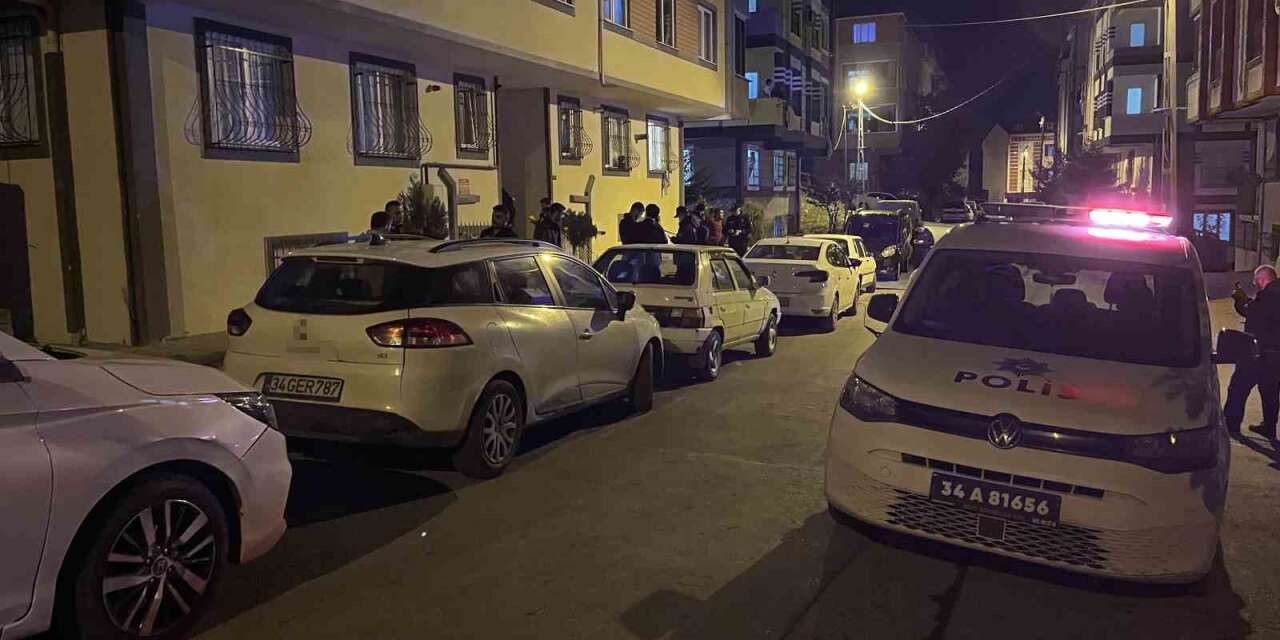 Evinin Önünde Silahlı Saldırıya Uğrayan Adam Ağır Yaralandı