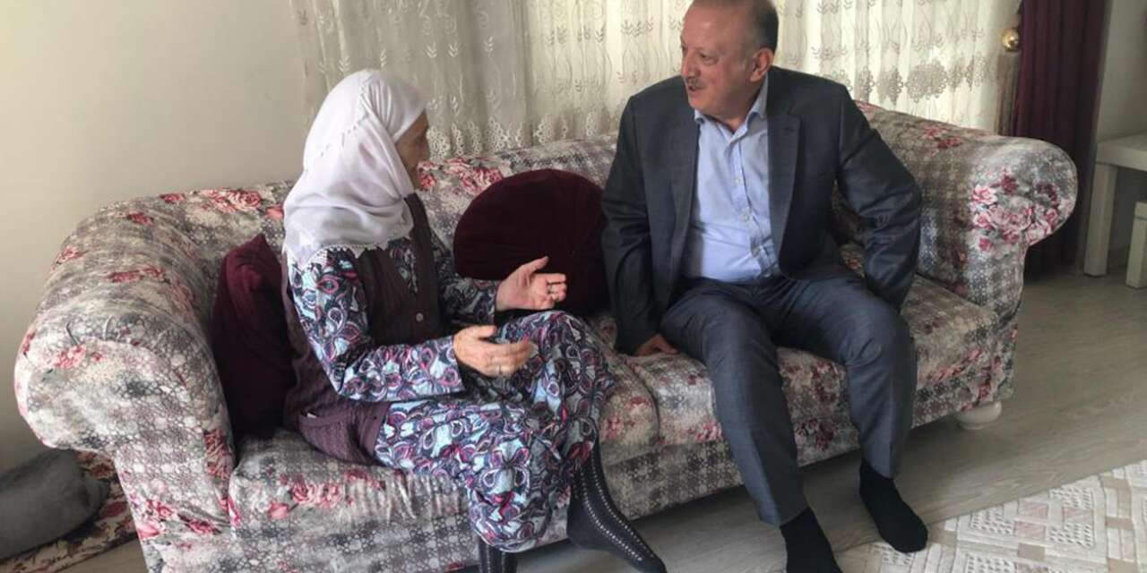 Kaymakam Demir'den 107 Yaşındaki Fatmana Teyze’ye Doğum Günü Sürprizi