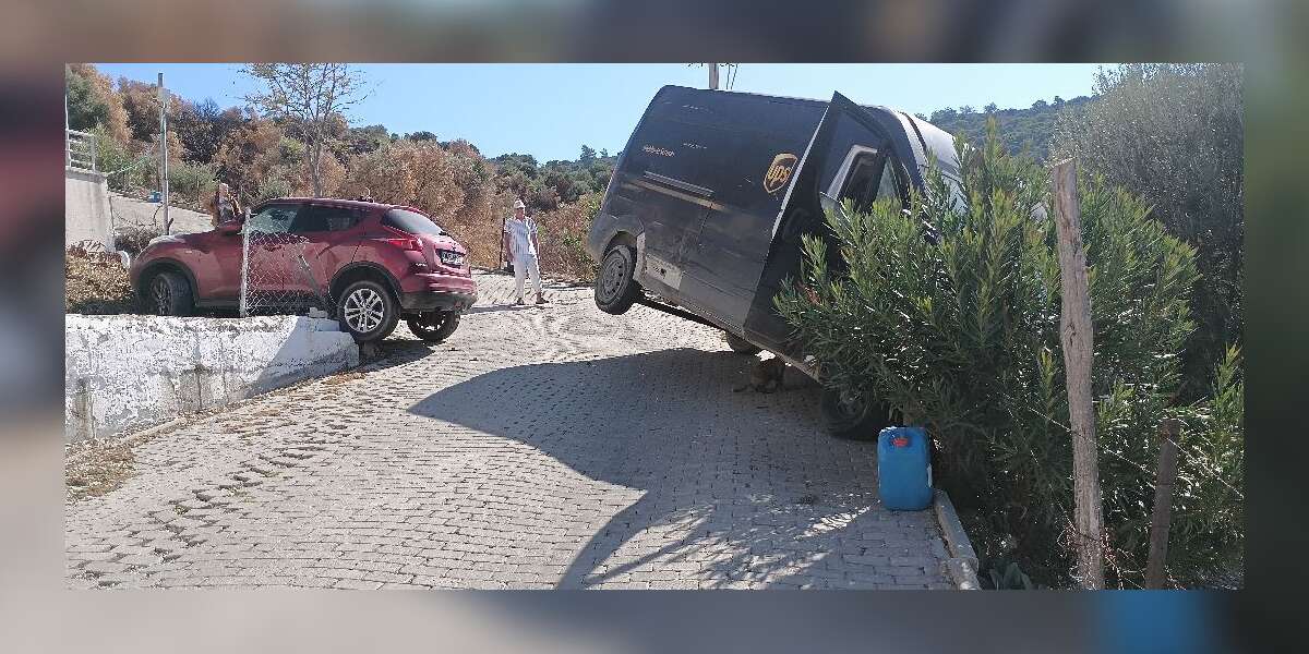Muğla'da Korkutan Kaza, Kargo Aracı Uçurumun Kenarında Asılı Kaldı