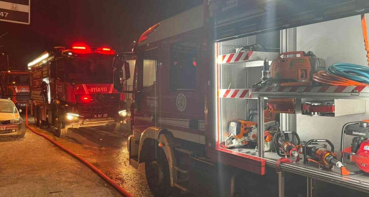 Oto Tamir Dükkanında Çıkan Yangın Panik Yarattı