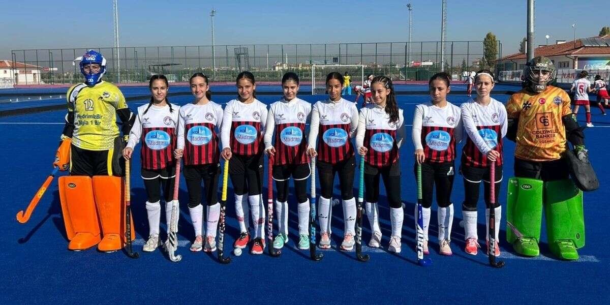 Ege Yıldızları Kadın Hokey Takımı Muğla’ya Üçüncülükle Döndü