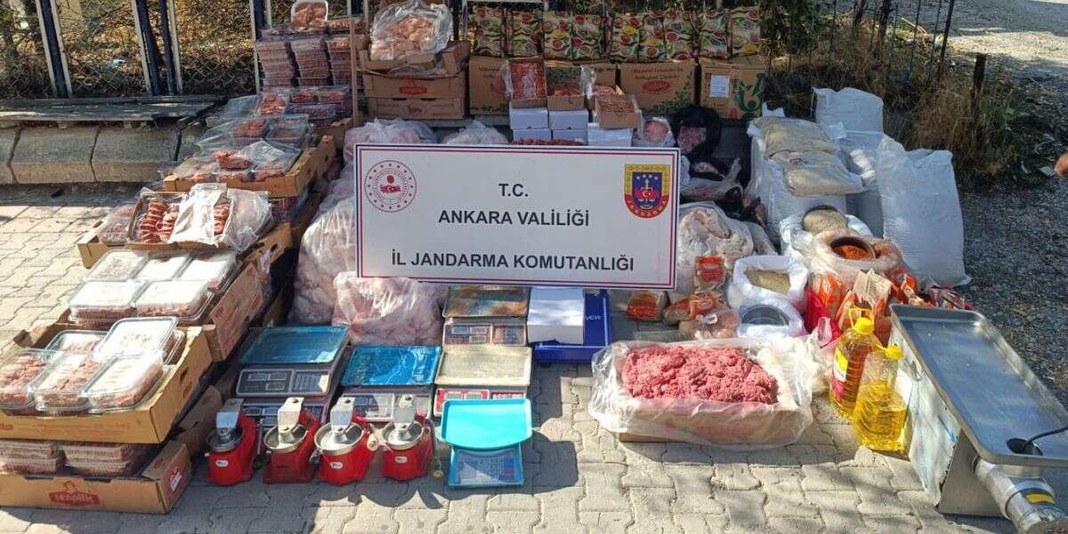 İş Yerinde Skandal! Bin 200 Kilogram Bozuk Et Ve Tavuk Ele Geçirildi, Vatandaşa Yedireceklerdi