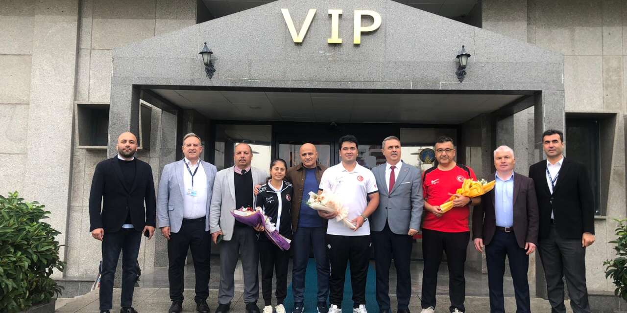 Muğlalı Dünya Şampiyonu Emircan Haney Havalimanında Çiçeklerle Karşılandı