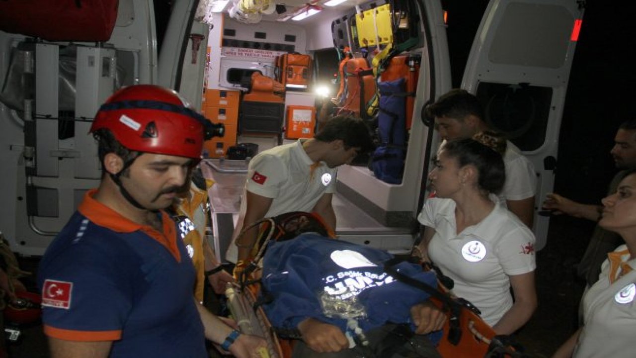 Kayalıklardan düşen kişi 6 saat sonra kurtarıldı