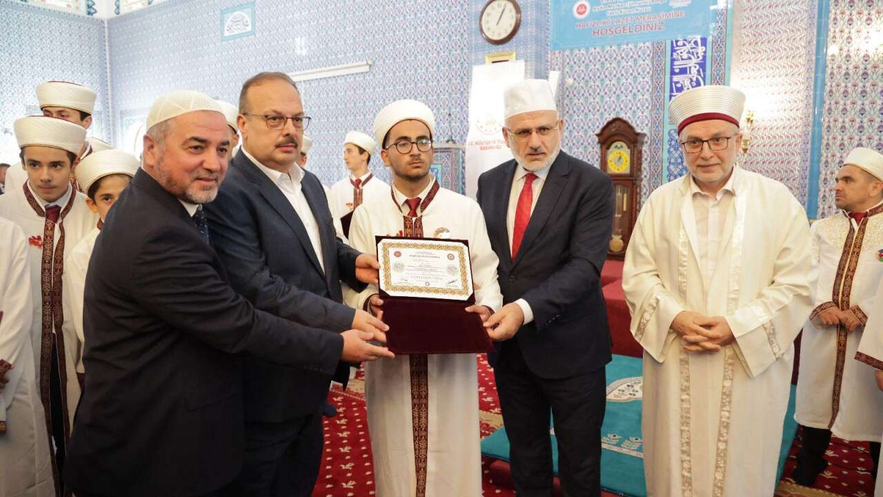 Aydın'da Hafızlık İcazet Merasimi Gerçekleşti