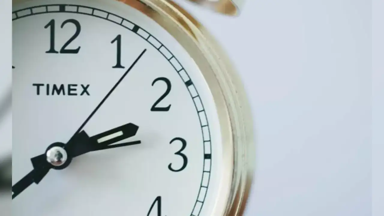 'Kış Saati' Merakı Yine Başladı: Türkiye'de Saatler Değişecek Mi? İşte Detaylar