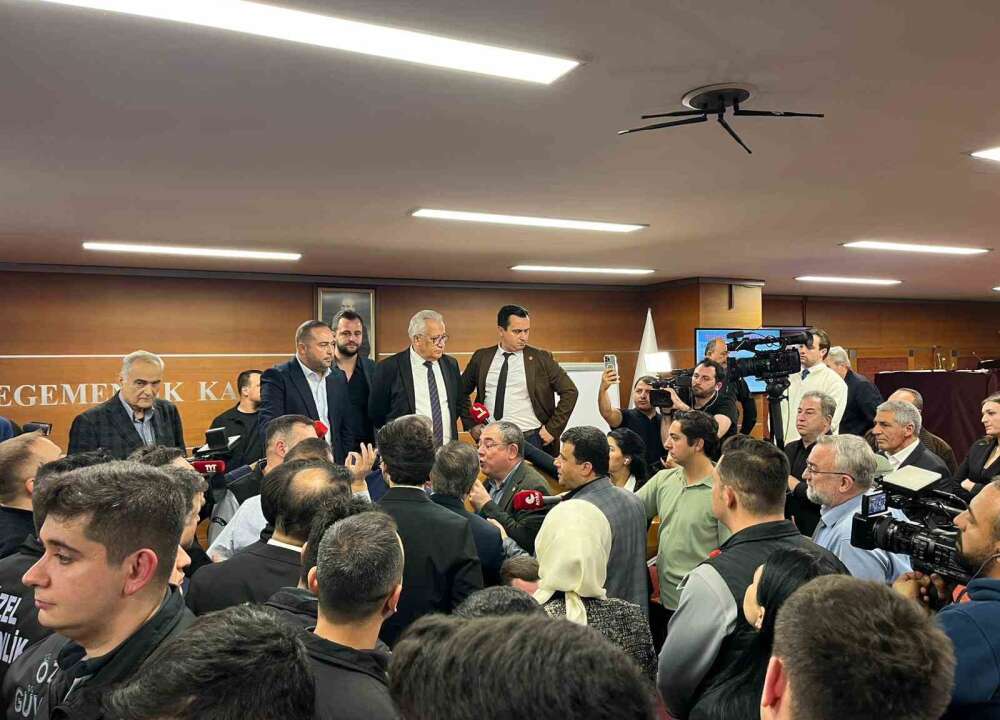 Bayrampaşa Meclisi’nde Gergin Seçim: AK Parti’li Akın 4. Turda Kazandı