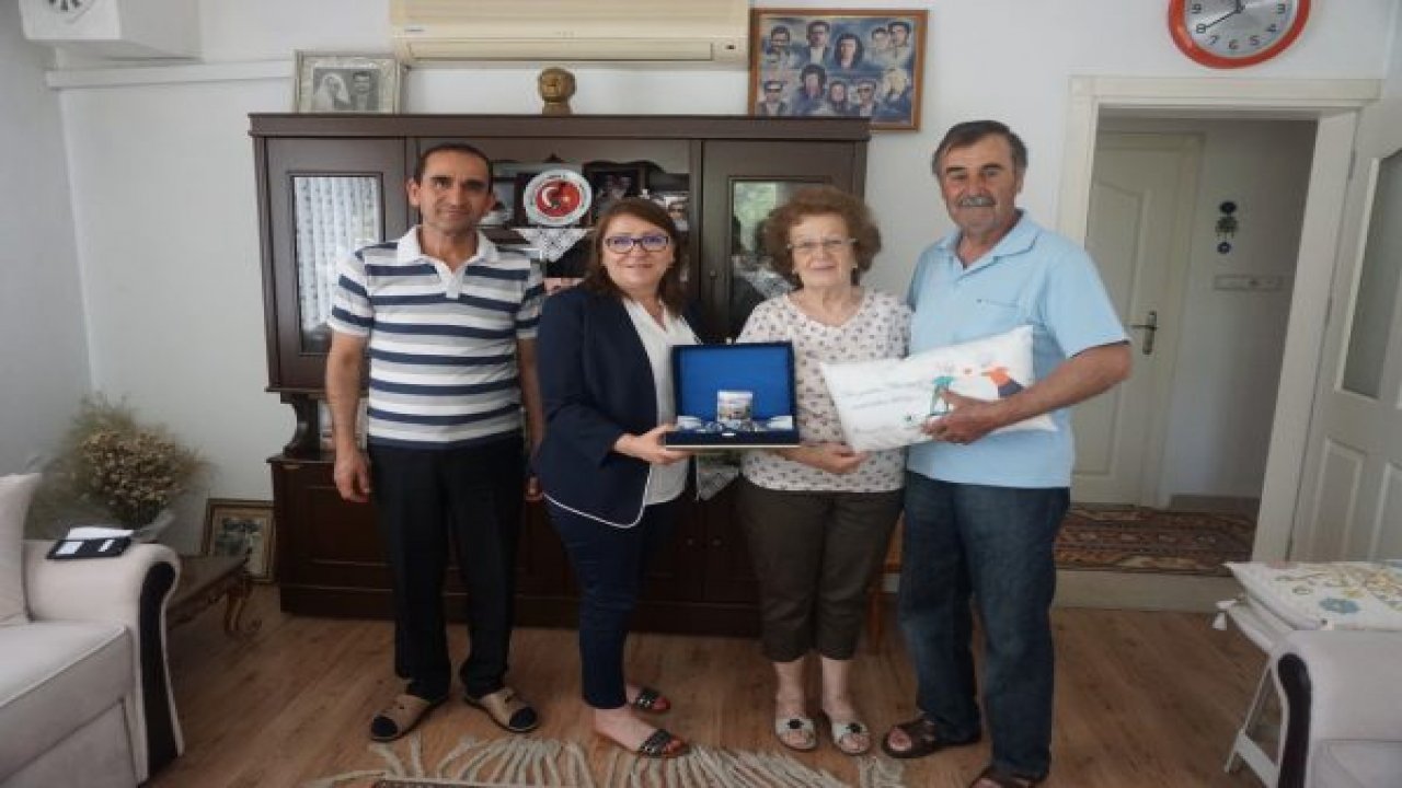 70 Yaşlı Çifte Bir Ömür Saadet Dilediler