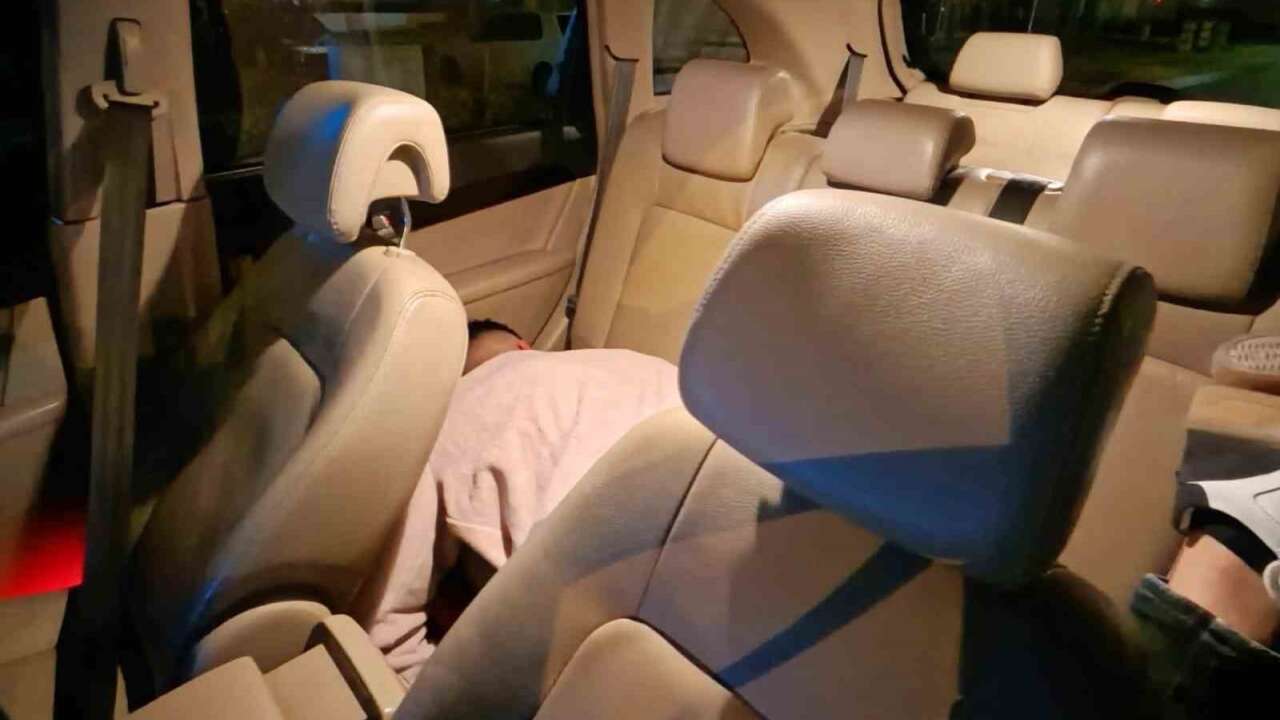 Çalışır Haldeki Araçta Sızan Genç Ekipleri Harekete Geçirdi