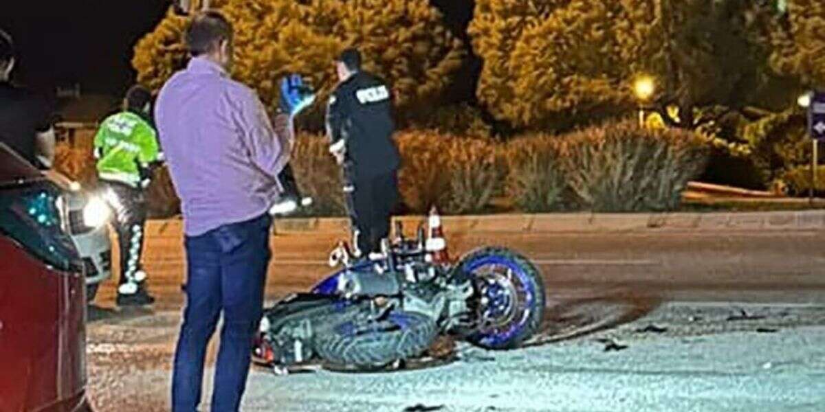 Sola Dönüş Yapmak İsteyen Motosiklet Sürücüsü Hayatını Kaybetti
