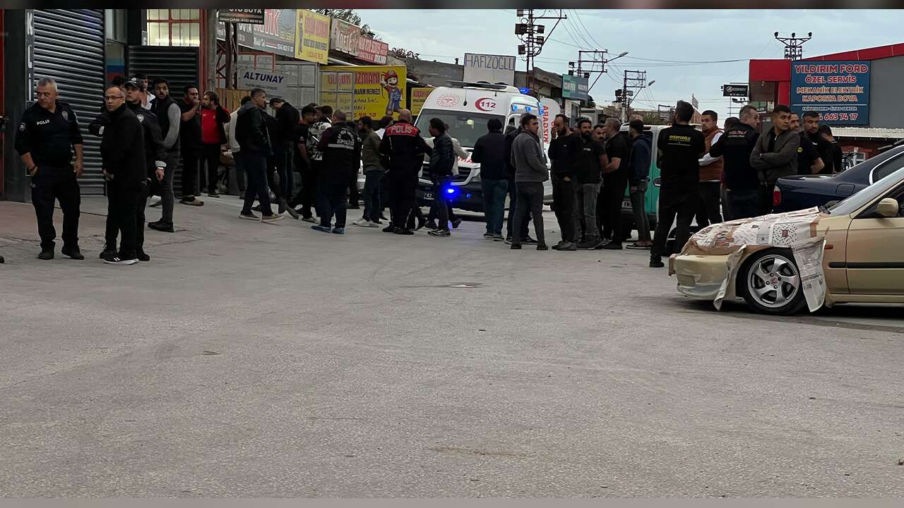 İş Yerine Tüfekle Ateş Açıldı: 12 Yaralı