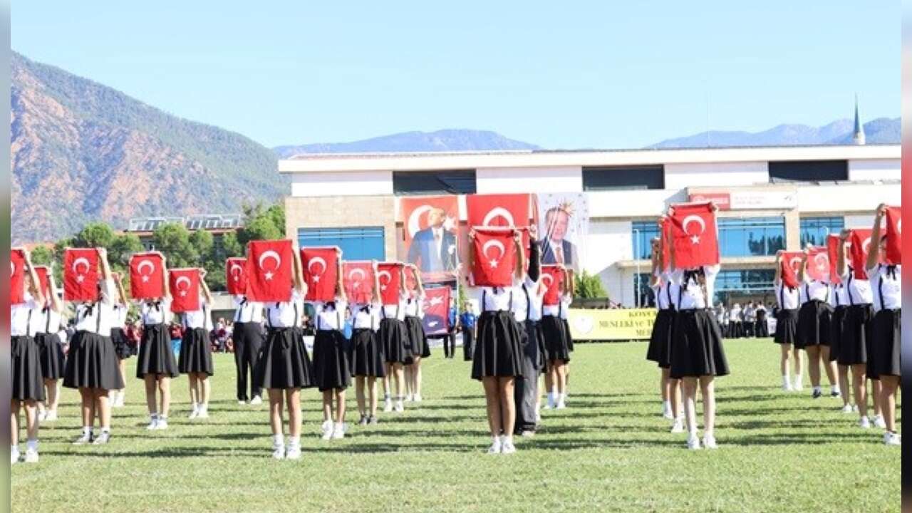 Köyceğiz’de 29 Ekim Cumhuriyet Bayramı Coşkusu
