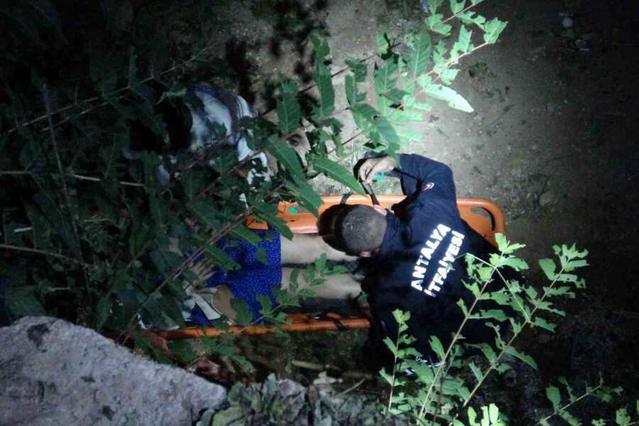 4 Metrelik İnşaat Çukuruna Düşen Kadın, İtfaiye Tarafından Kurtarıldı