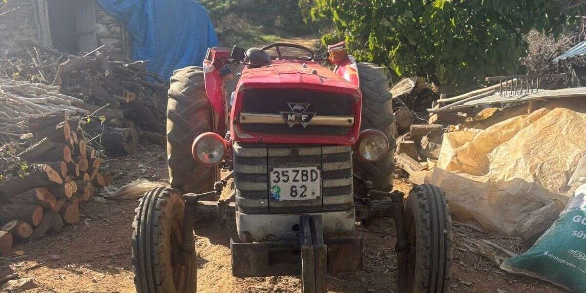 Devrilen Traktörün Altında Kalan Sürücü Yaşamını Yitirdi