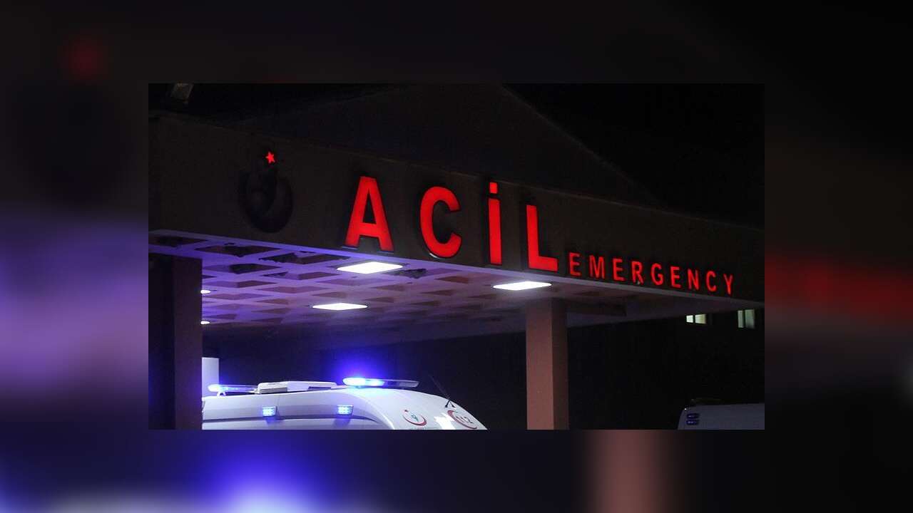 36 Yaşındaki Kadın Evde Kendi Boğazını Kesti