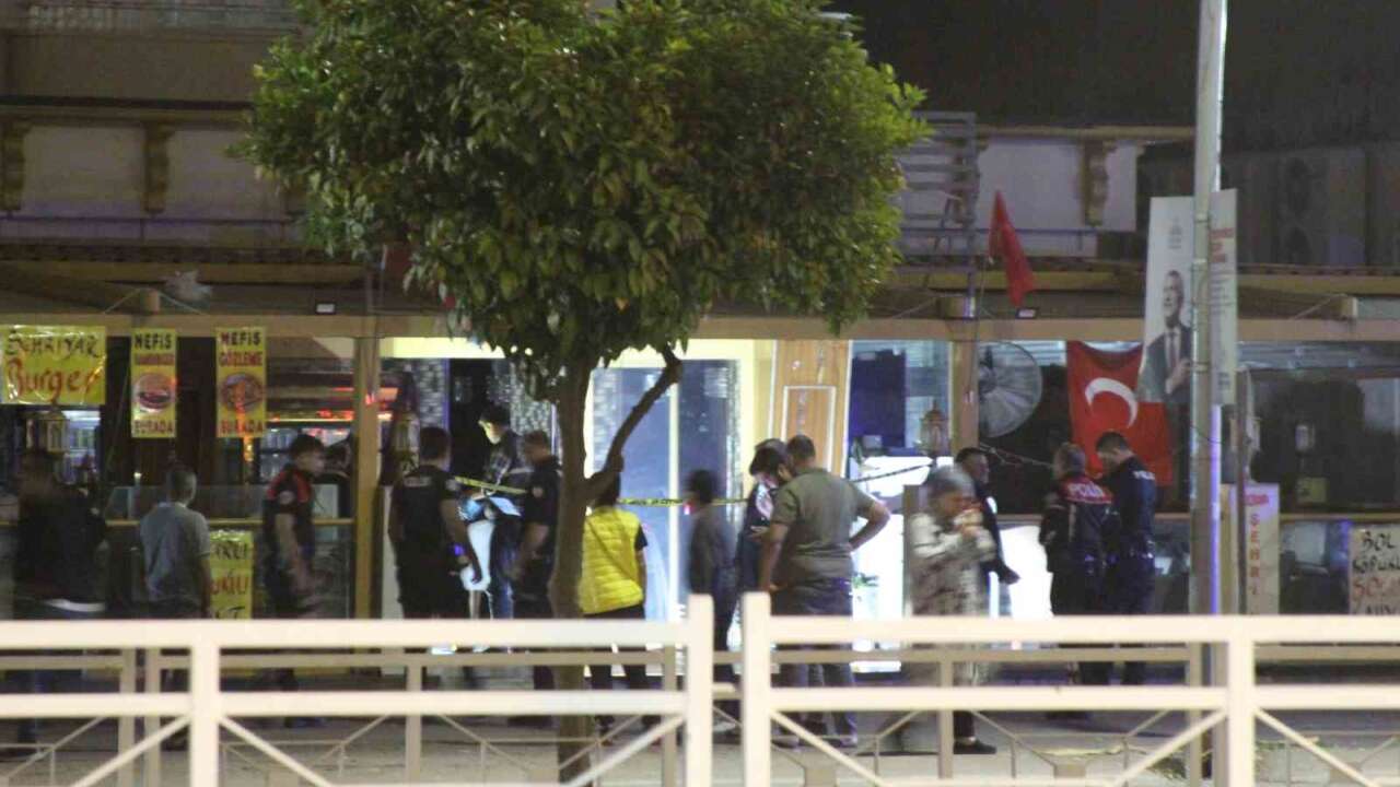 Kafe Çalışanı, Para İsteyen Akrabasını Pompalı Tüfekle Vurdu