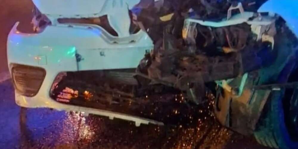 Muğla’da Sürücü Direğe Çarptı: Araç Hurdaya Döndü