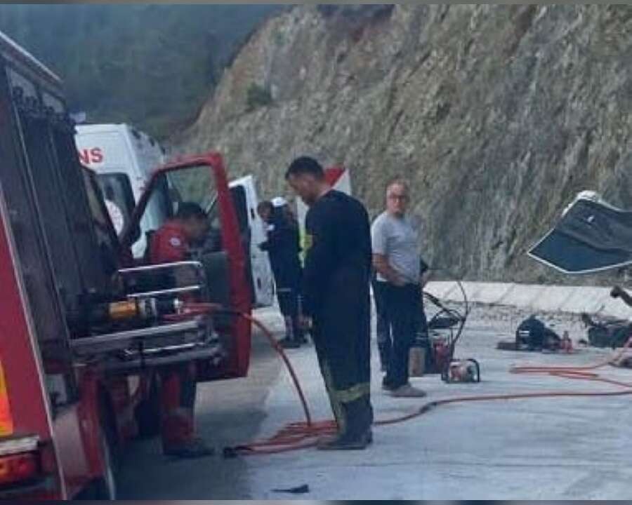 Fethiye'de Trafik Kazası: Sürücü Araçta Sıkıştı