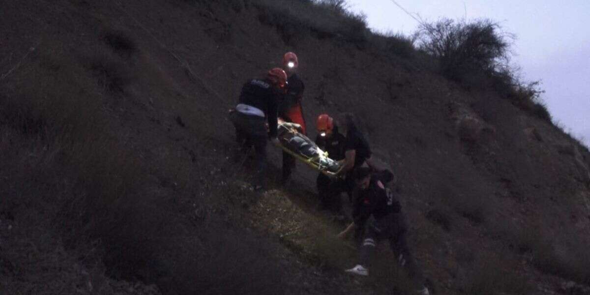 Arkadaşıyla Gezintiye Çıkan Erkek Hemşire Kayalıklardan Düştü