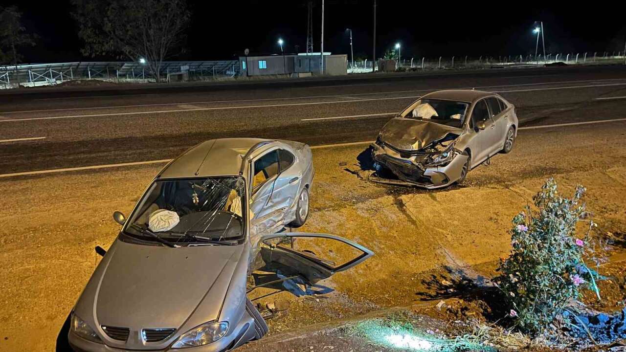 Akaryakıt İstasyonu Önünde Kaza: 8 Yaralı, 1’i Ağır