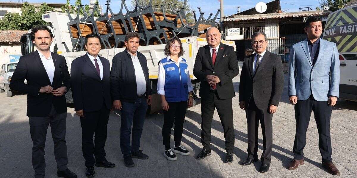 Büyükşehir, 13 İlçede Oyun Alanı ve Peyzaj Donatısını Güçlendiriyor