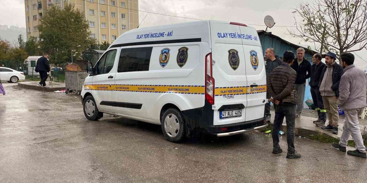 4 Yaşındaydı Minibüsün Çarpması Sonucu Hayatını Kaybetti