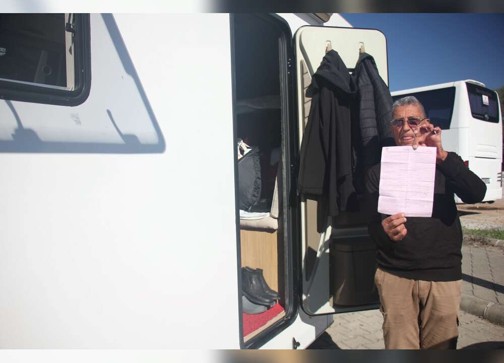 Marmaris’te Karavanda Yaşayan Emekliye Belediye Tutanak Tuttu