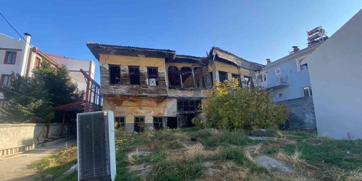 Kiracının İtirazları Yıkımı Geciktirdi, Tarihi Bina Sonunda Yıkıldı