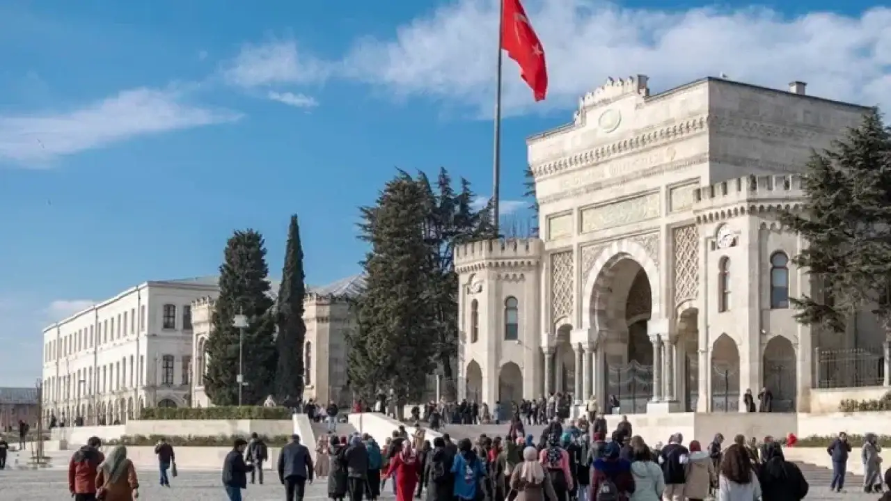 Başarılı Öğrencilere Müjde: Lisans 3 Yılda Tamamlanacak