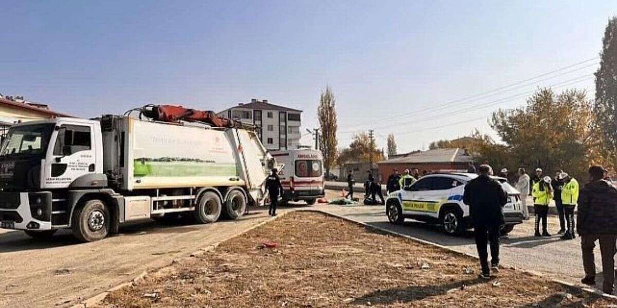 Belediyeye Ait Çöp Aracının Altında Kalan Kadın Hayatını Kaybetti