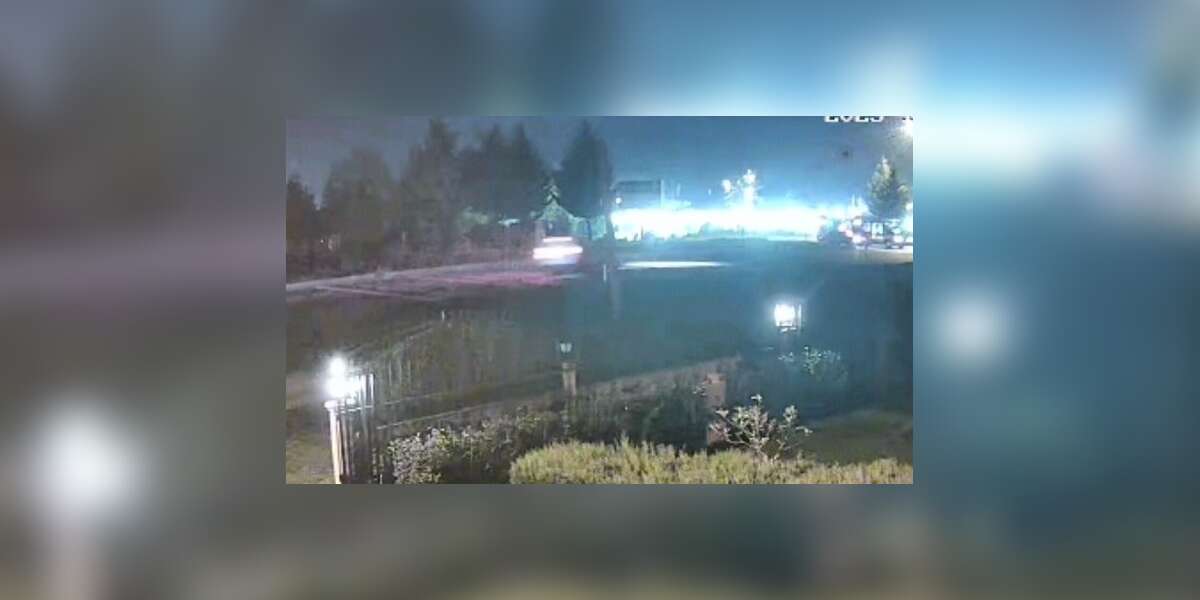 Yolun Karşısına Geçmeye Çalışan 75 Yaşındaki  Kadına Kamyonet Çarptı: Hayatını Kaybetti