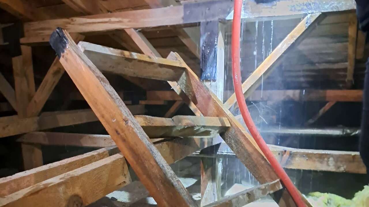 Menteşe'de TOKİ Konutunun Çatısında Çıkan Yangın Paniğe Neden Oldu