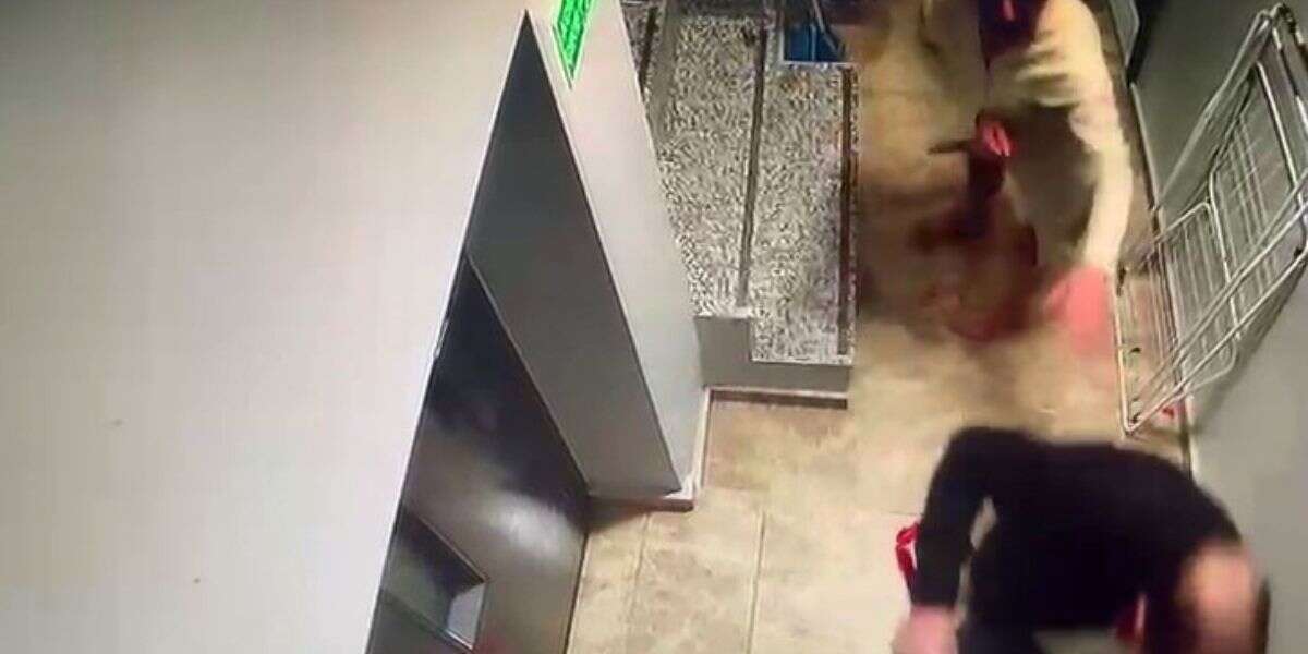 Aldattığını Öne Sürdüğü Eşi ve Sevgilisini Otelde Basan Koca Dehşet Saçtı