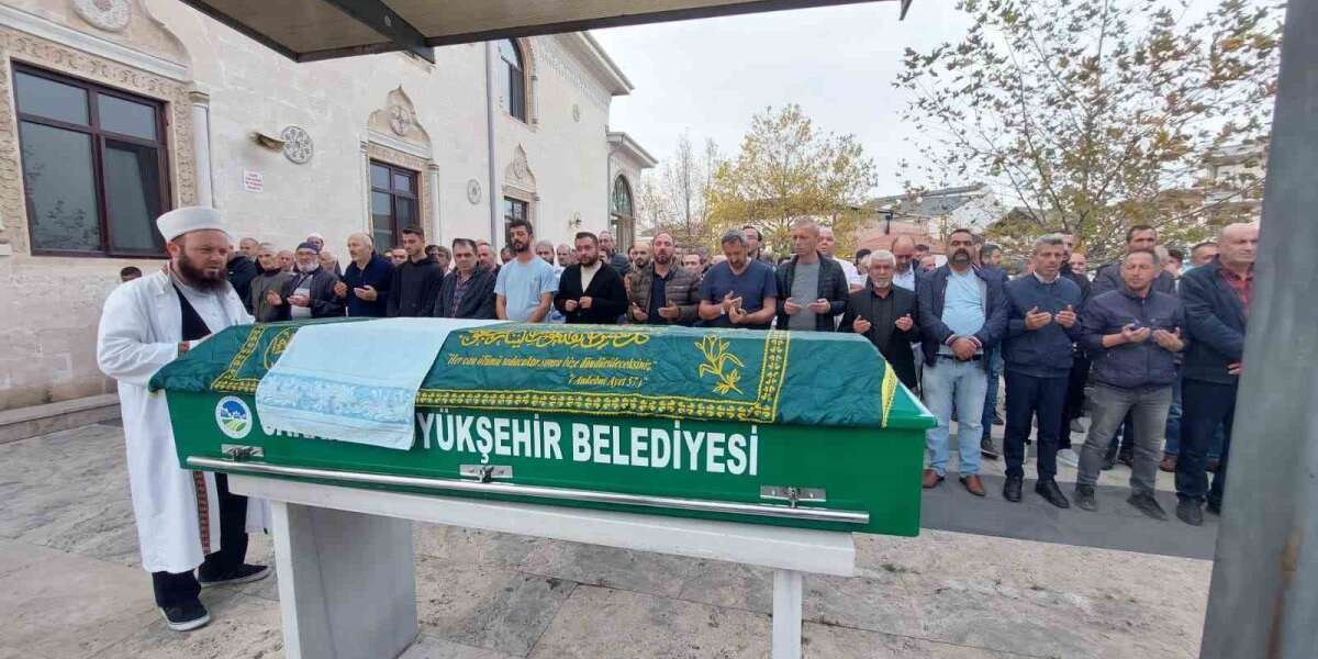 Aynı Kazada Acı Son: Anne Dün, Oğlu Bugün Toprağa Verildi