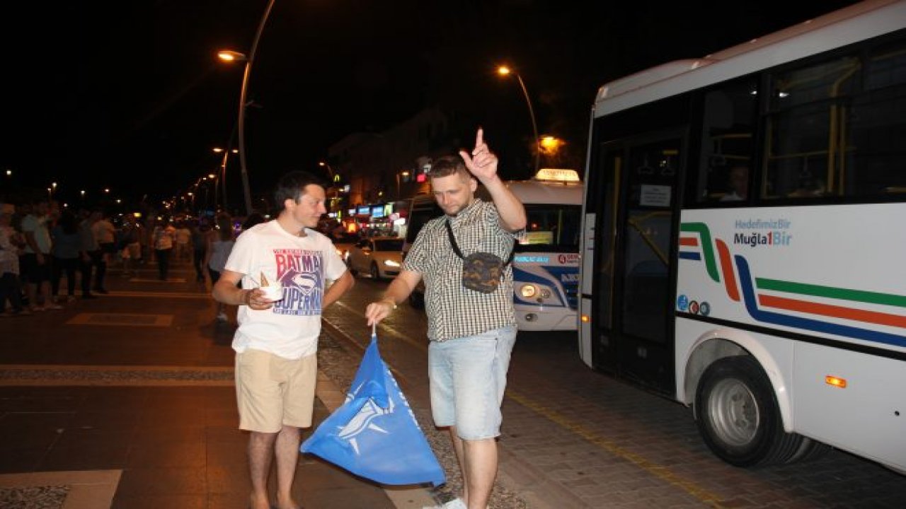 Marmaris’te coşkulu AK Parti kutlaması