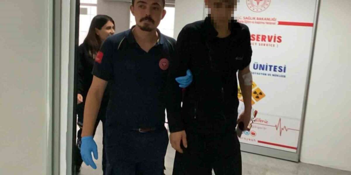 ‘Yan Baktın’ Diyen 4 Çocuğun Saldırdığı Genç Bıçaklandı