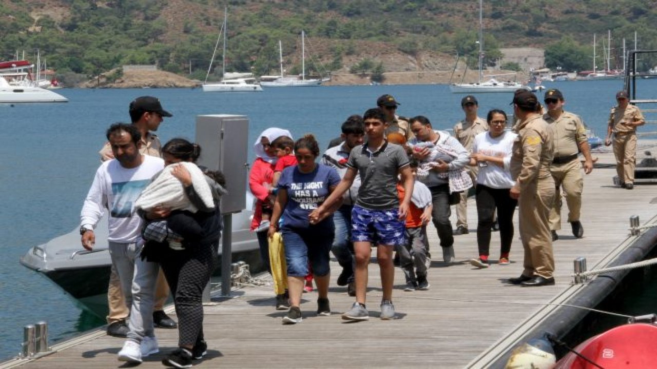 Sürat botunda 15 sığınmacı yakalandı