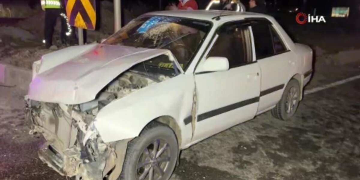 İki Araç Birbirine Girdi! 1’i Bebek 10 Yaralı