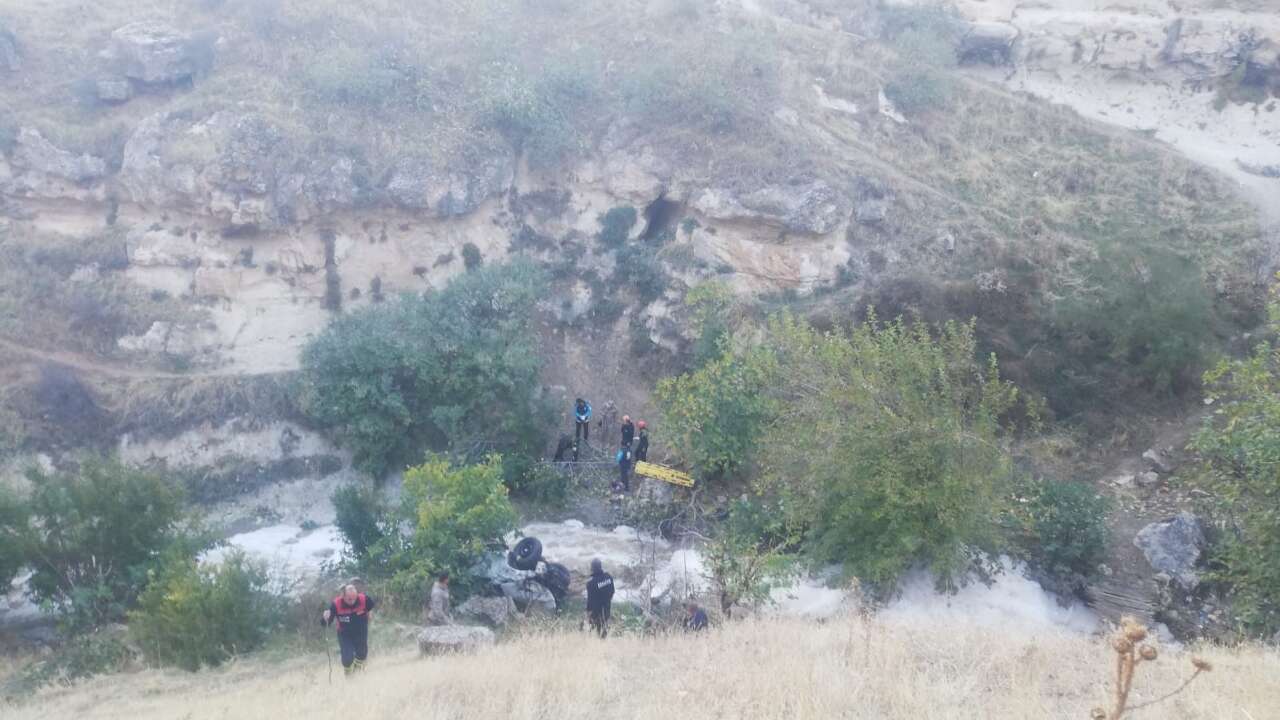 Kaza Gecesi Kimse Görmedi: Ölü ve Yaralıya Ertesi Gün Ulaşıldı